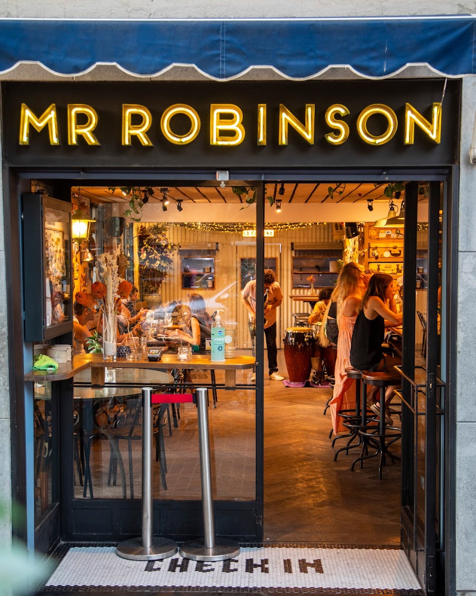 Mr Robinson